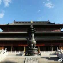 重元寺全国十最（昨天忘记了,今天补回来）国内最重的室内观音像——88吨青铜贴金工艺铸成（图一）国内最高的室内观音像——33米观音像慈爱俯瞰众生（图一）国内最高的水上观音阁——46米典雅观音阁矗立于莲花